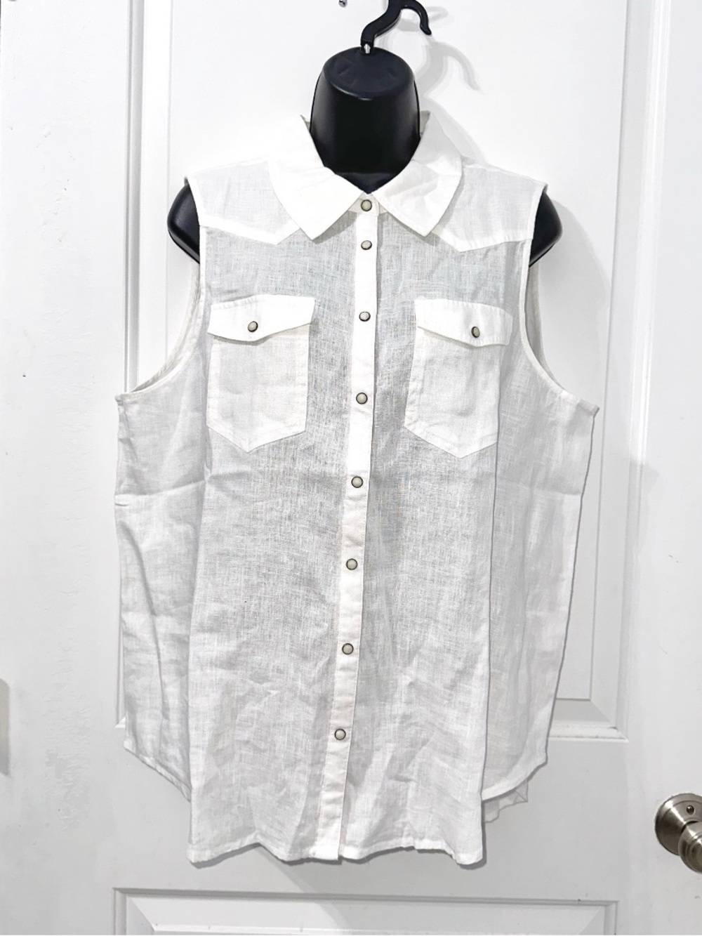 Sundance White 100% Linen Sleeveless Top Snap Buttons - Picture 4 of 8